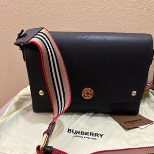 Burberry Note Bag in Black Medium